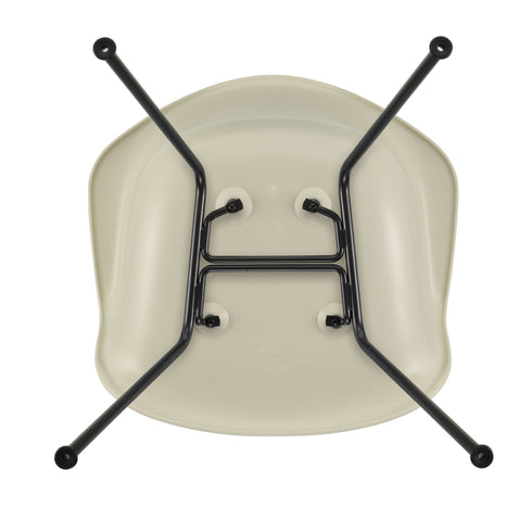 Cadeira de Braços em Plástico Eames DAX / Base Preta